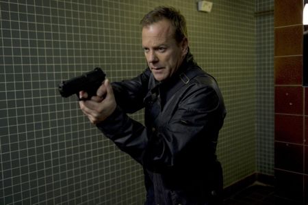 【衝撃吹替え動画】ジャック・バウアー、出会い系サイトと合コンへ潜入捜査？　最新作『24（TWENTY FOUR）リブ・アナザー・デイ』レンタル開始