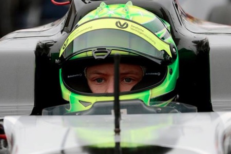 シューマッハJr、迫るレースデビュー