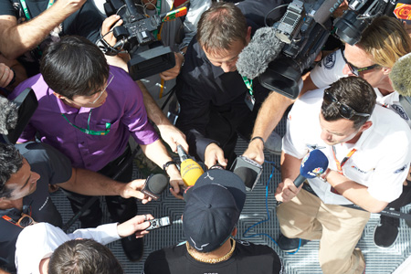 慎重の上にも慎重を、ハミルトン契約交渉