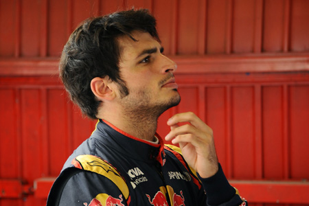 フェルスタッペンより速さは上手か、サインツ