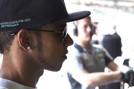 今後はぎくしゃく？ ハミルトンとメルセデスAMG