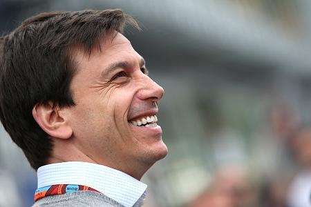 レッドブルにエンジンを供給するつもりはないとメルセデス