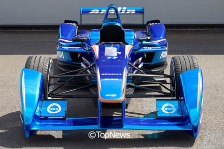 【夏限定】テレ朝夏祭り、フォーミュラE最新シミュレーターでレース体験