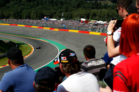 バーニー・エクレストン、牛乳でベルギーGPを救う