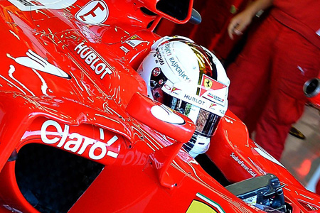 確信犯？ヘルメットのデザインを変えたベッテル