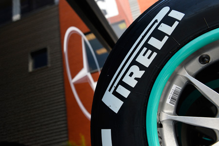 【ピレリタイヤ破裂問題】ロズベルグのタイヤに何が？説明を迫られるピレリ