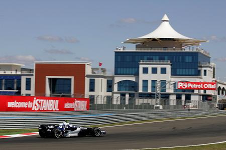 イスタンブール・パークが中古車展示場に