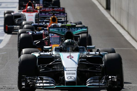 メルセデスAMGの「スプーン型」リアウイングに注目が集まる