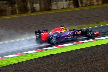 【P2速報】雨のP2トップはレッドブル　マクラーレン・ホンダは確認走行／F1日本GP