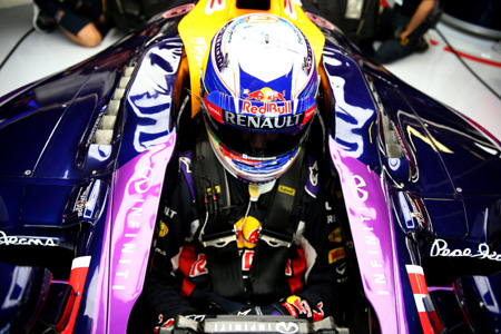 F1の安全性向上のため小型ハイスピードカメラを導入