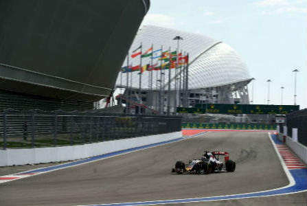 フェルスタッペン「スタート直後からレースはめちゃくちゃ」／F1ロシアGP決勝