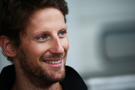 マシンを直すパーツも心もとないロータス