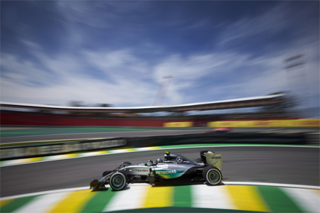 メルセデスAMG「ニコが5戦連続ポールの快挙」／F1ブラジルGP2日目