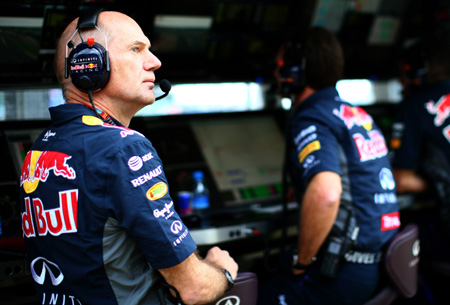 メルセデスAMGとフェラーリに「F1を牛耳られる」とエイドリアン・ニューイ