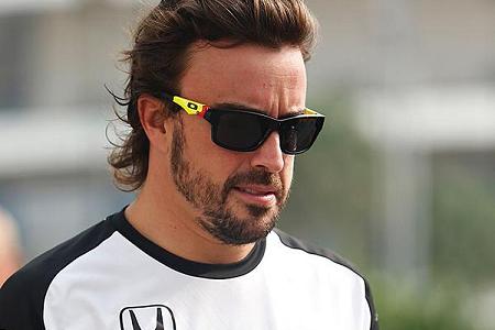 「アロンソはレースを続けるべきだ」とハッキネン