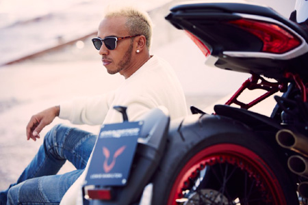 ハミルトン、ディスレクシア（識字障害）であることを告白