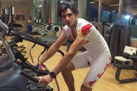 カルロス・サインツ「かなりの減量」でF1シーズン2年目に挑戦