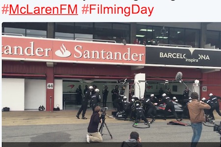 【マクラーレン・ホンダ動画】フィルミングデー無事終了 アロンソとバトンもお茶目な画像を公開