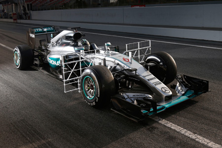 盤石メルセデスAMG、周回数が多すぎてドライバーは半日シフト