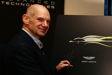 アストンマーティンとF1を同時進行、天才デザイナーのニューイ