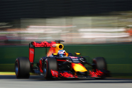 レッドブル「表彰台はすぐそこに」／F1オーストラリアGP決勝