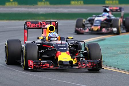 レッドブル「シーズン中盤にはフェラーリと互角に」