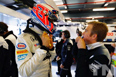 ジェンソン・バトン「バーレーンGPでは戦略ミスをなくしバトルしたい」