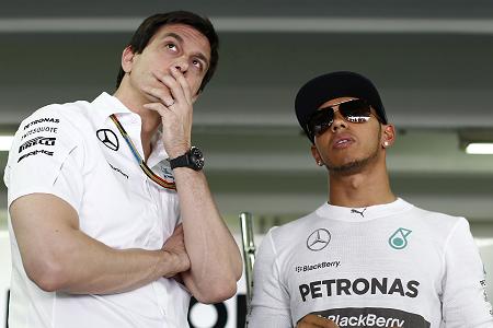 トト・ヴォルフ、「アロンソとハミルトンの交換交渉」報道にコメント