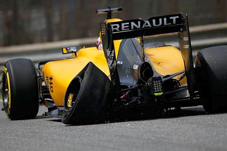ルノー「マグヌッセンのタイヤバースト原因はサスペンショントラブル」／中国GP1日目