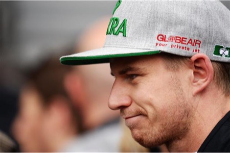 タイヤが外れたヒュルケンベルグにペナルティ