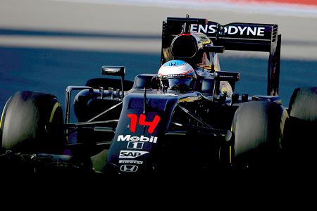 アロンソ「今年は表彰台も可能。問題はエンジン」