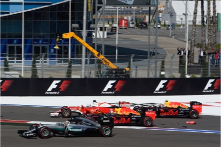 ベッテル、ペナルティなしでギアボックス交換