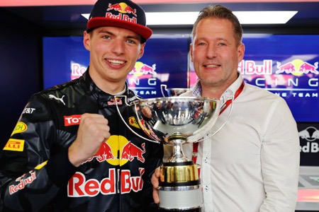 マックス初優勝の喜びを語る父ヨス・フェルスタッペン「1週間でも酔っ払っていられる」