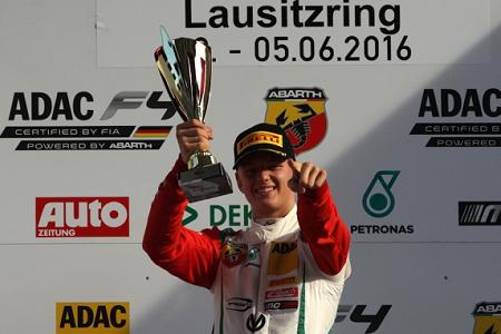 2戦連続優勝のシューマッハJr. 来季はF3へ