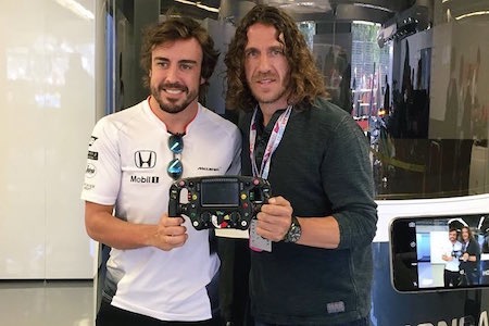 サッカー元スペイン代表プジョル、アロンソを激励