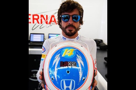 アロンソ、MotoGPで事故死したルイス・サロン追悼ヘルメットでF1カナダGPに挑む