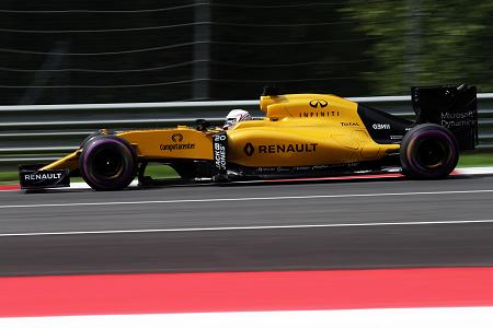 ルノー「クルマが大きな進歩を果たした」／オーストリアGP1日目