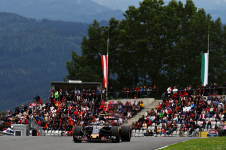 トロロッソ「サインツ8位は立派。ダニールの事故原因はマシントラブルか」／F1オーストリアGP決勝