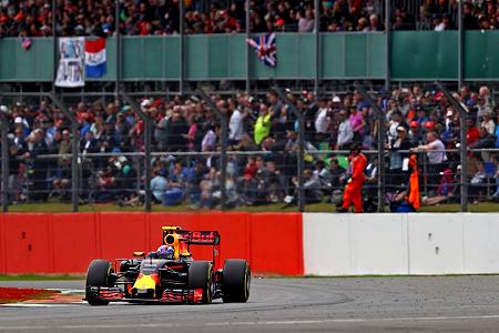 レッドブル「フェラーリに勝って2列目を独占」／F1イギリスGP2日目