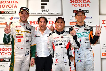 星野一義監督、初優勝の関口を讃える「最高のパフォーマンスを引き出してくれた」