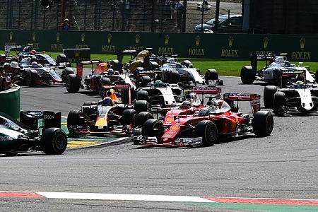 【フェラーリ】ベッテル「フェルスタッペンはもっと学ぶ必要がある」