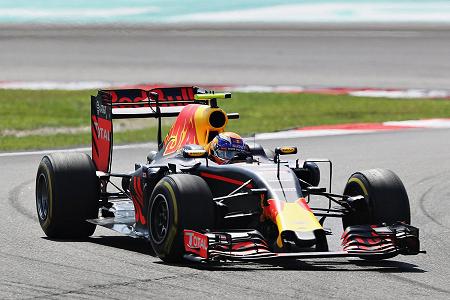 フェルスタッペン「チームからリカルドと自由に戦っていいと言われていた」