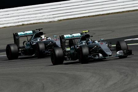 メルセデスAMG「残り4レースは自由にハミルトンとロズベルグを戦わせる」