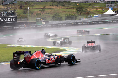 ドライバーの批判を受けてウェットタイヤの改善に取り組むピレリ「もっとテストが必要」