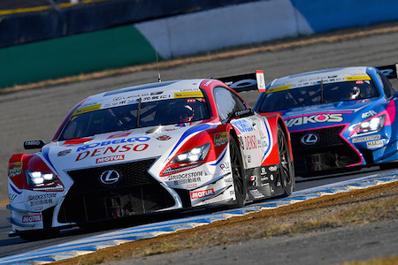 【動画：SUPER GT】コバライネン＆平手のDENSO KOBELCO SARD RC Fが王座獲得／最終戦もてぎ