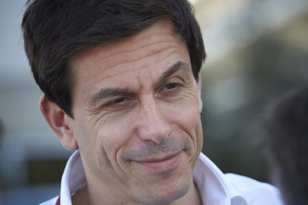 メルセデス、ウィリアムズとの交渉に集中　若手は時期尚早？