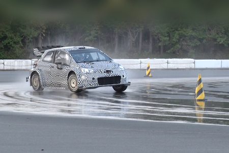 【無料配信】マツコ・デラックス、トミ・マキネンの神技ドライブに圧倒　トヨタ『東富士研究所』を訪問