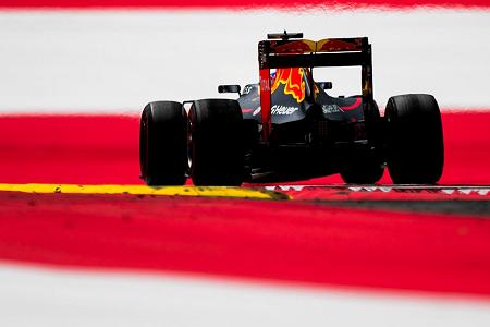 スペインGPからはさらに加速できるはずだとレッドブル