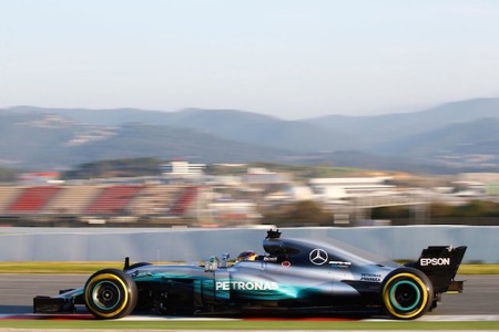 【タイム比較】F1テスト初日で昨年のタイムを上回り、レコードに迫る