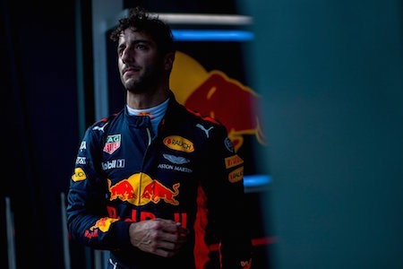 【速報】うなだれる地元ダニエル・リカルド、スタート前にコース上で止まる･･･F1開幕戦オーストラリアGP決勝レース